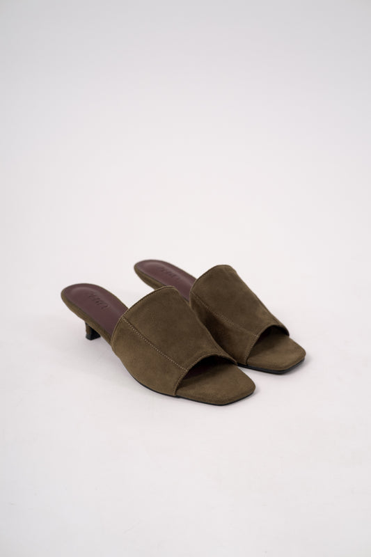 Kitty in Olive